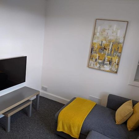 Glenclova - No 5 Bellyeoman, Bright Two Bedroom Apartment Dunfermline Exterior photo