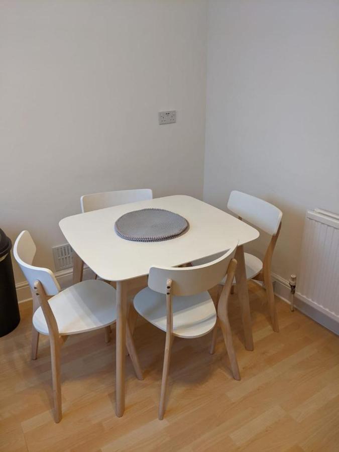 Glenclova - No 5 Bellyeoman, Bright Two Bedroom Apartment Dunfermline Exterior photo